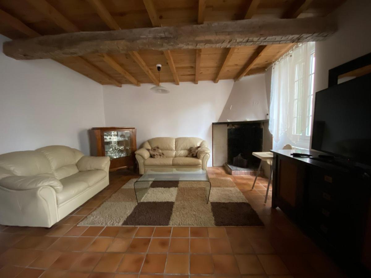 Gite Tout Confort Au Coeur Du Village Verniolle Exterior photo